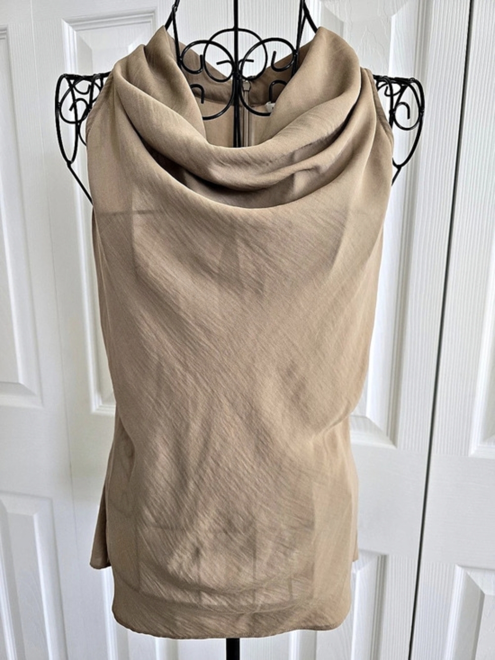 🍁🍂Banana Republic Hammered Satin Cowl-Neck Top Brown Size 4